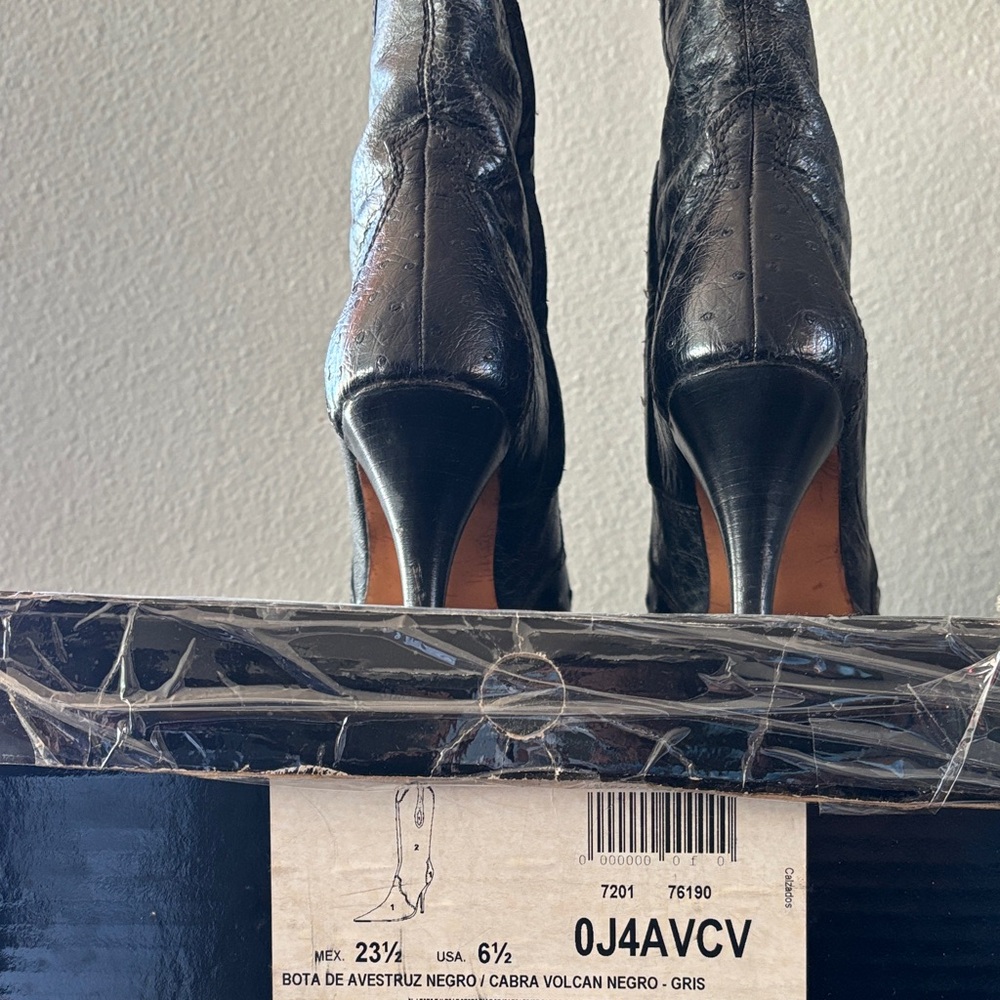 Frida Cuadra Black Women's Boots - Picture 4 of 4